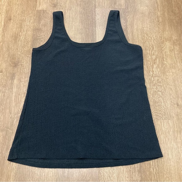 Torrid 2X Black Sleeveless Tank Top Scoop Neck Textured Fabric - Picture 13 of 13